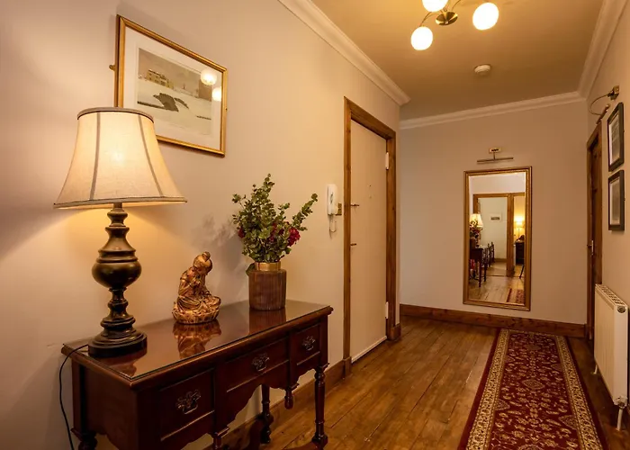 Blackfriars Residence - Beautiful Home